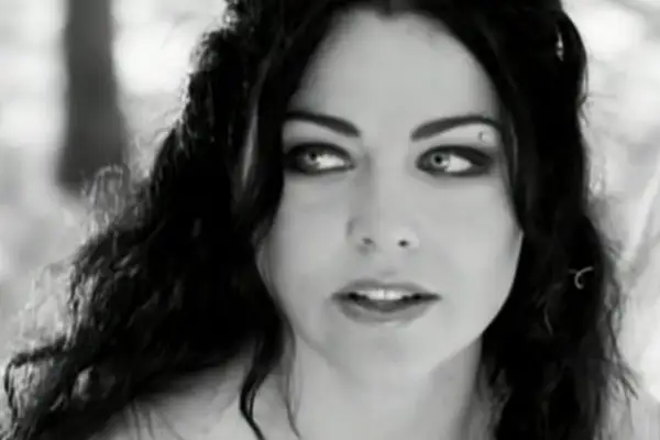 💿 Evanescence – My Immortal (2003) (História da Música)