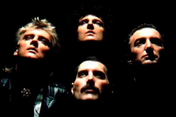 Queen: “Bohemian Rhapsody” e o segredo que Freddie Mercury nunca revelou sobre a sua letra