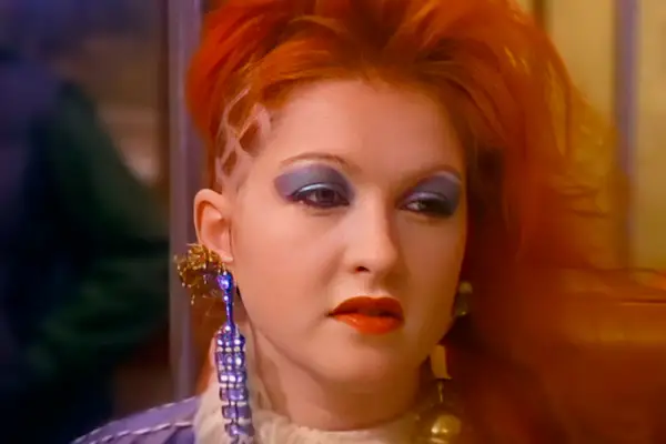 “Time After Time” e a dor real que Cyndi Lauper enfrentava nos bastidores