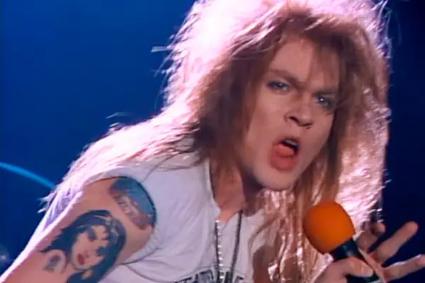 “Welcome to the Jungle” do Guns N’ Roses foi inspirada em uma experiência traumática?